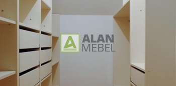 Гардеробная 10