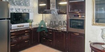 угловая кухня из массива ясеня темного цвета по индивидуальному размеру