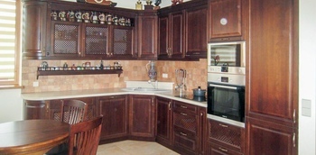 Угловая кухня из массива 4