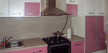 Угловая кухня из пластика