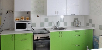 Линейная кухня из пластика