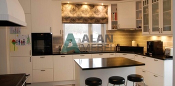 Кухня под окно 1