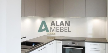 Кухня современная угловая бело-серого цвета небольшого размера на заказ в минске