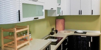 Кухня с гнутыми фасадами 4