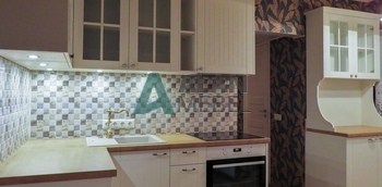 маленькая угловая кухня классика белого цвета в квартиру по индивидуальному размеру