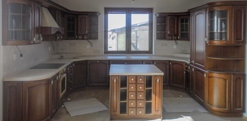 Кухня с гнутыми фасадами 8