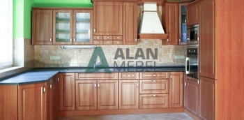 п-образная кухня из пленочного МДФ под массив дерева с рамочными фасадами на заказ в Минске