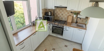 Кухня под окно 11