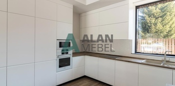 Кухня под окно 12