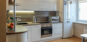 Кухня с бытовой техникой 9