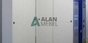 Угловой шкаф-купе в прихожую