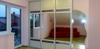 Шкаф-купе для гостиной