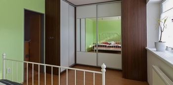 Угловой шкаф-купе для спальни