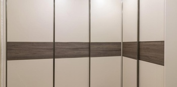 Угловой шкаф-купе для спальни, детской