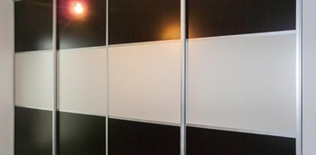 Шкаф-купе для гостиной