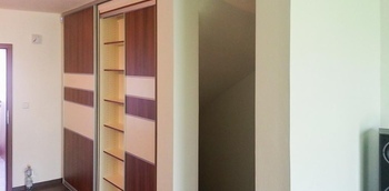 Шкаф-купе для гостиной