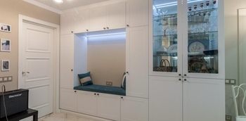 Шкаф для гостиной или большой кухни