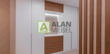 Шкаф в прихожую