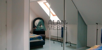 Встроенный шкаф-купе для спальни