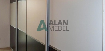 Встроенный шкаф-купе для гостиной