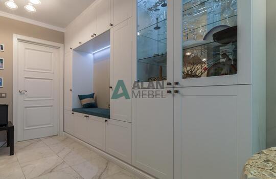 Шкаф для гостиной или большой кухни