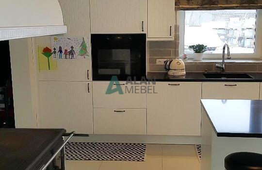 Кухня их шпона дуба 3 