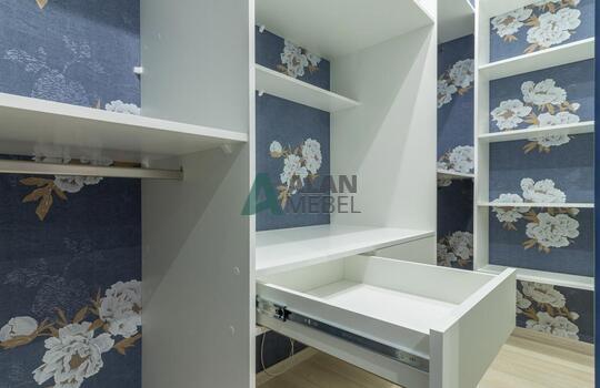 Гардеробная 13