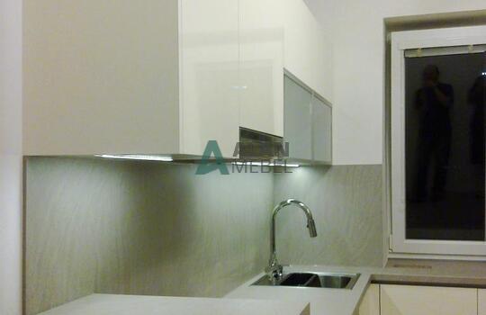 Кухня маленькая 