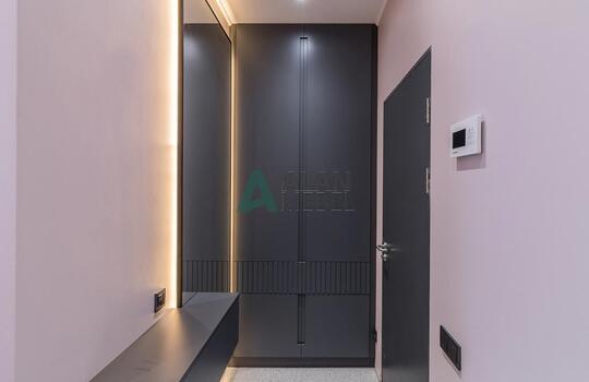 Корпусный шкаф в прихожую