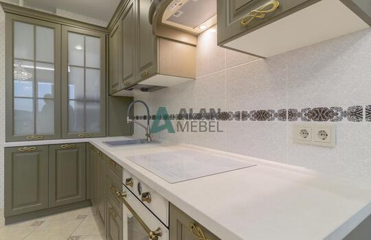 Угловая кухня из массива 10 