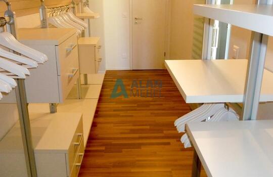 Гардеробная из чердака.