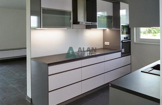 Прямая кухня 4 метра 2 