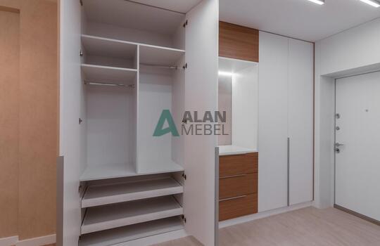 Шкаф в прихожую