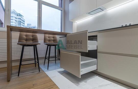 Угловая матовая кухни с МДФ фасадами 