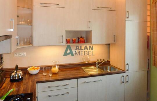 Кухня бежевая 