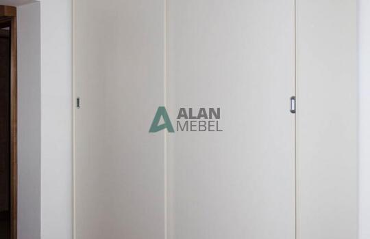 Корпусный шкаф-купе в спальню