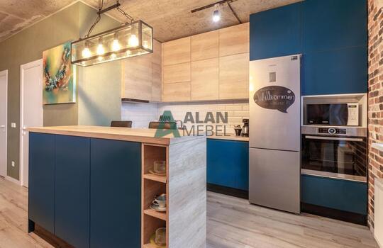 Встроенная кухня под дерево с островом в стиле лофт 