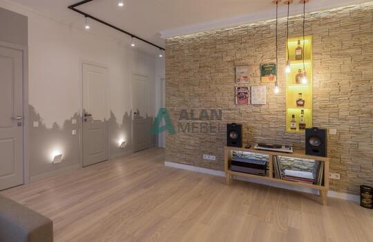 Тумба под аппаратуру из массива