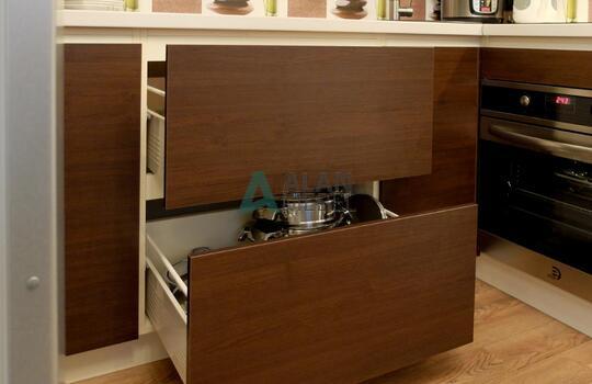 Кухня коричневого цвета 8 