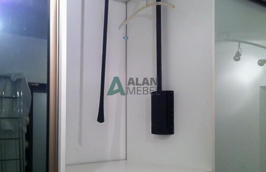 Угловой шкаф-купе для прихожей