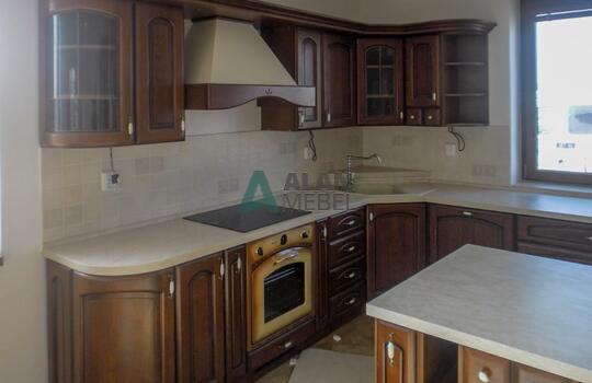 Кухня с гнутыми фасадами 6 