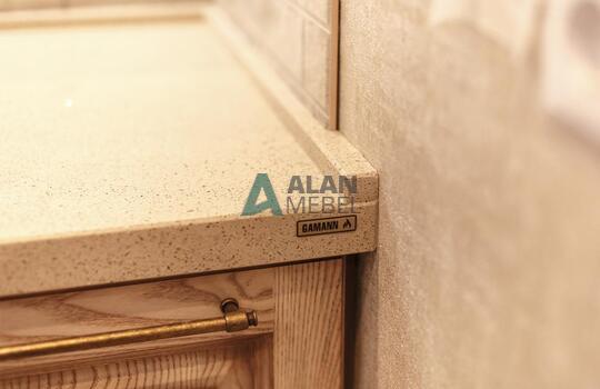 купить угловую кухню с фасадами из массива ясеня бежевого цвета в Минске 