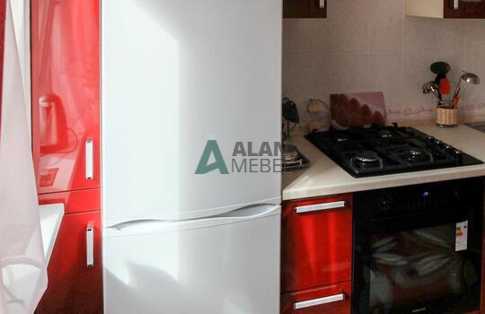 Кухня бордовая 