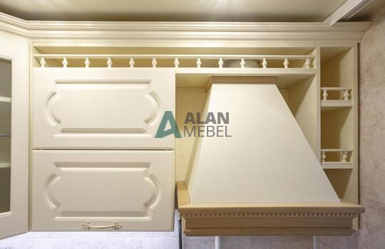 маленькая угловая кухня в классическом стиле в светлых оттенках по индивидуальному размеру 