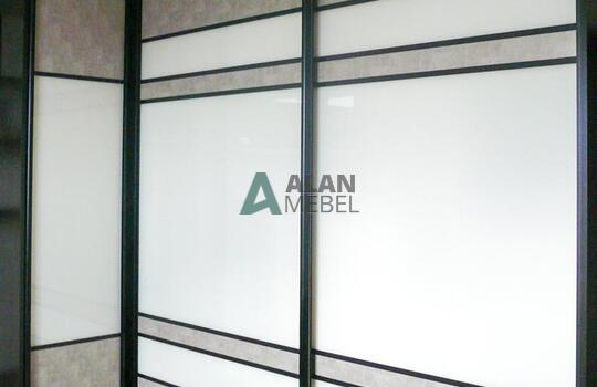 Угловой шкаф-купе в спальню