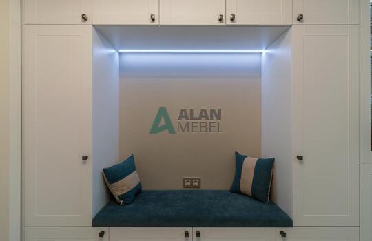 Шкаф для гостиной или большой кухни