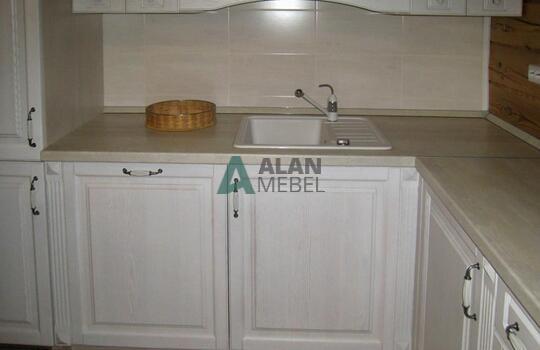 белая п-образная кухня из натурального дерева с барной стойкой на заказ 