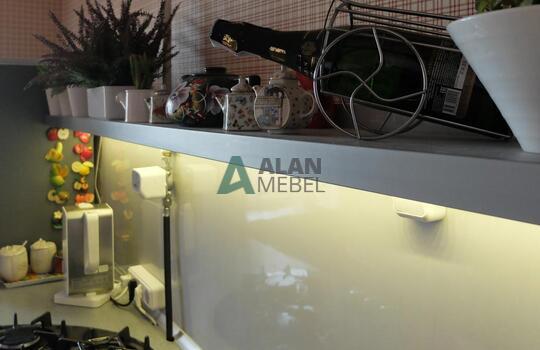 черная кухня из пластика в маленькую кухню на заказ по размерам 