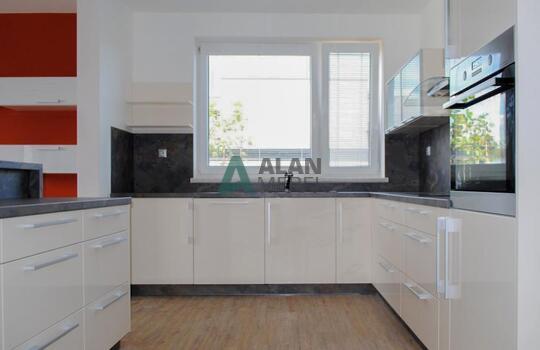 Кухня под окно 8 