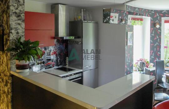 Кухня с барной стойкой 